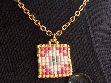 collier femme tissé: pendentif miuky rose